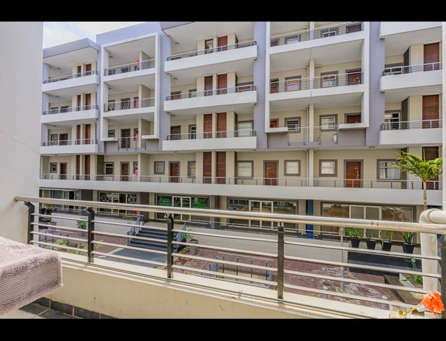 1 BEDROOM APARTMENT FOR SALE IN UMHLANGA RIDGE